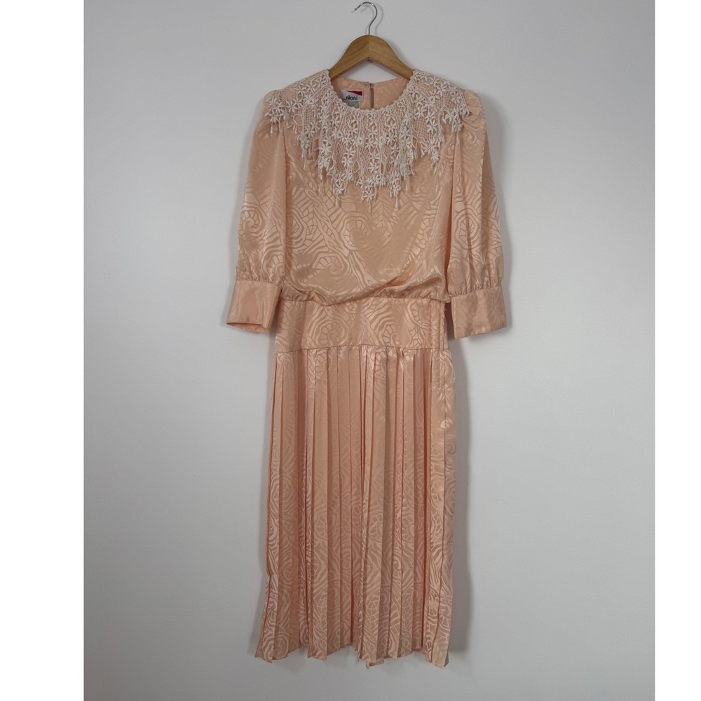 Nilani Pleated‎ Midi Dress Women 9/10 Peach Vintage Lace Collar Jacquard 80s
